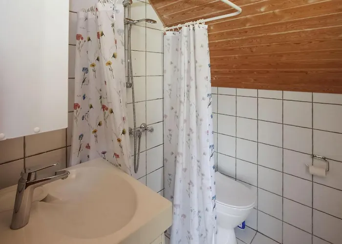 2 Bedroom Pet Friendly In *